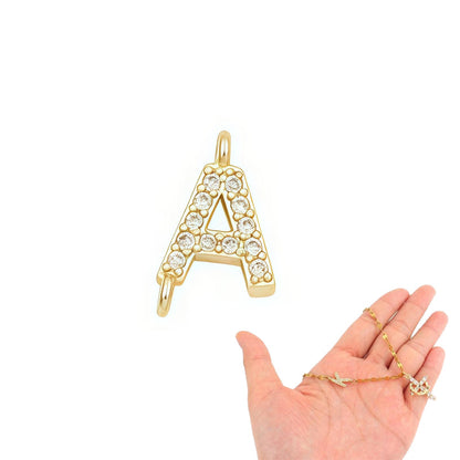 Petaljedja Halsband med Initial – Nyhet för 8 Mars!